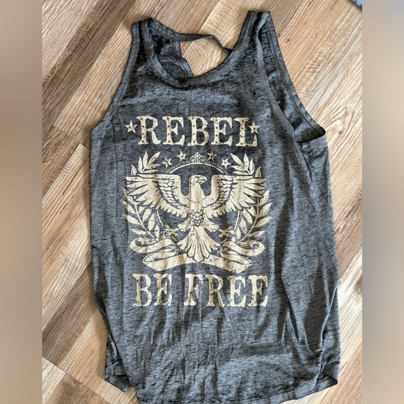 Western Graphic Tees! - Picture 9 of 11